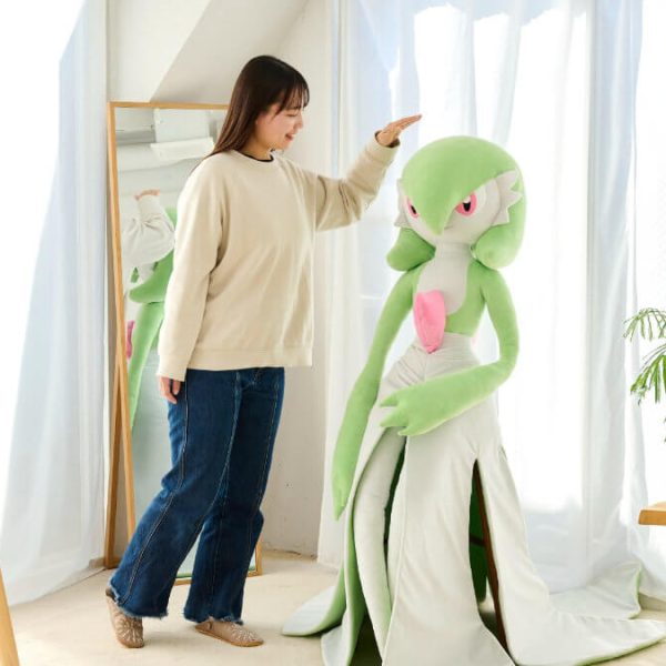 A “life-size” Gardevoir plushie has been announced for Japan